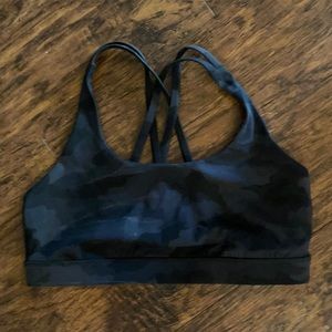 Hi, This is a camo lululemon bra, size 10! No tags